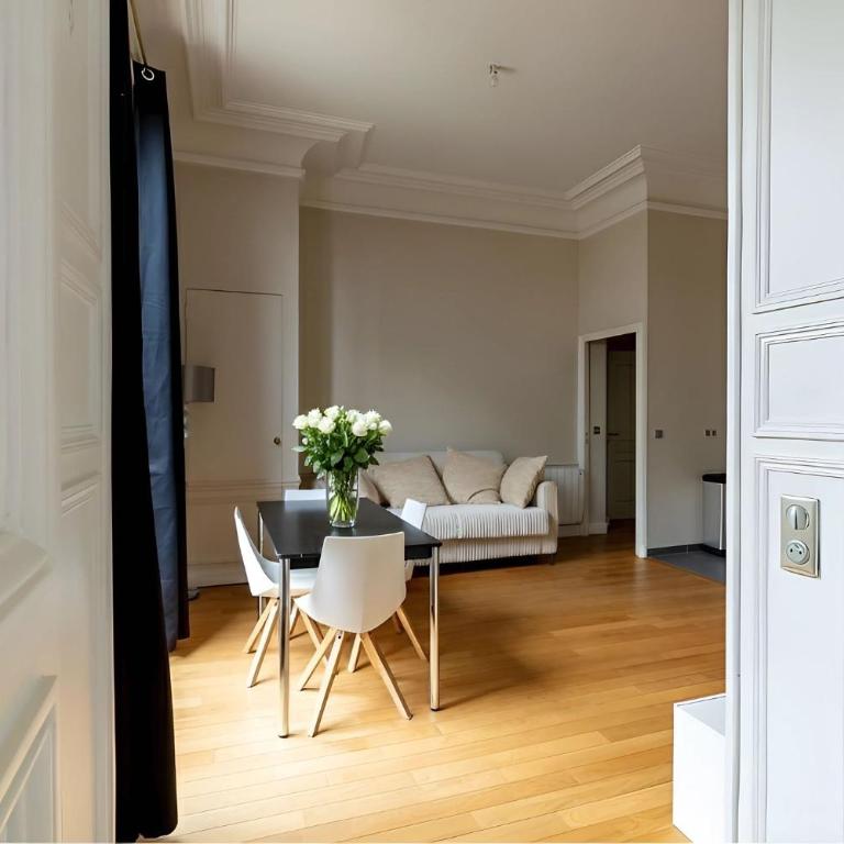 Eiffel View - Elegant 1BR - Terrace - Appartement 1 Chambre avec Balcon et Vue sur la Ville - 19