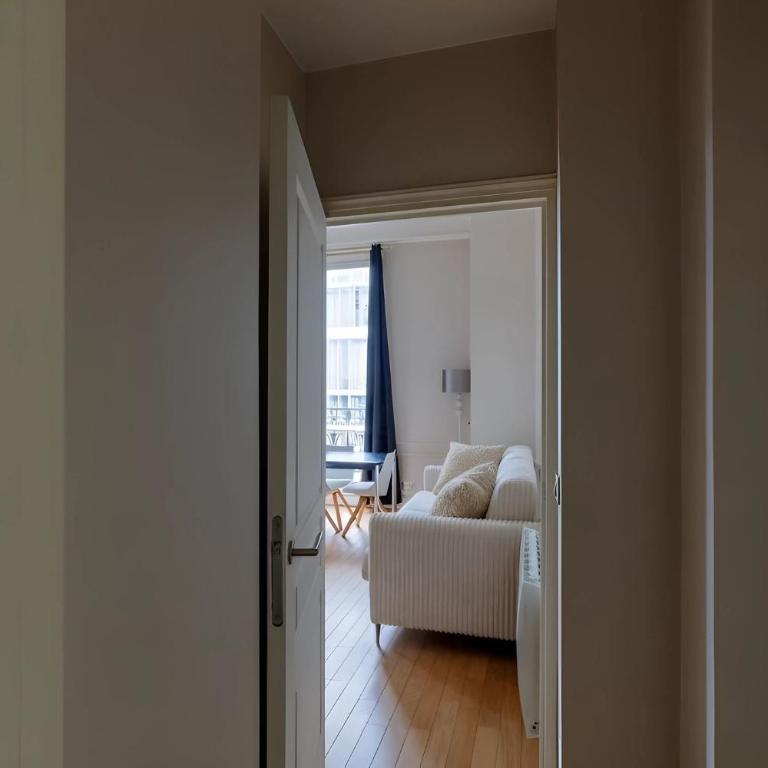 Eiffel View - Elegant 1BR - Terrace - Appartement 1 Chambre avec Balcon et Vue sur la Ville - 20