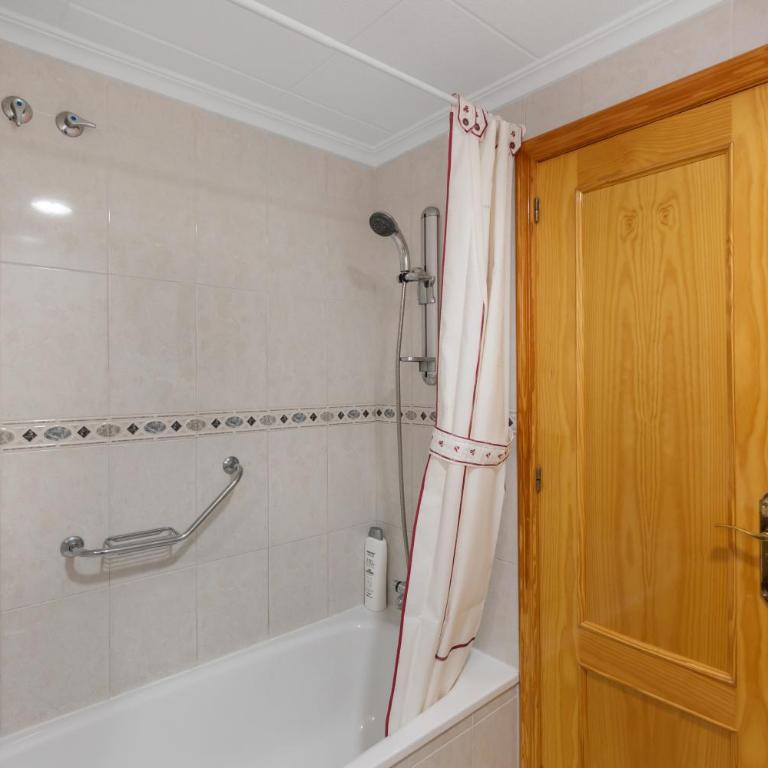 Homely Apartments Sol Y Mar - Two-Bedroom Apartment - 20