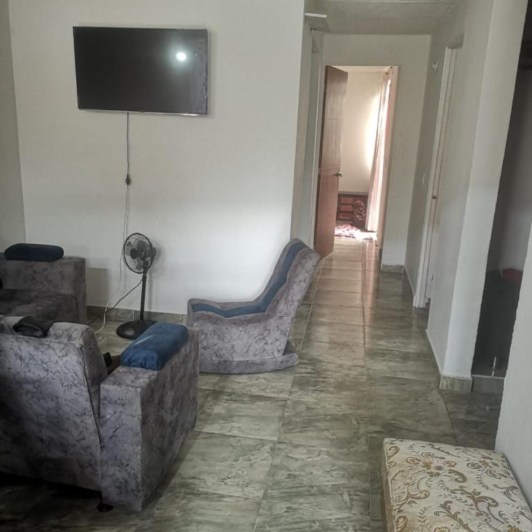 acogedor apartamento - Three-Bedroom Apartment - 11