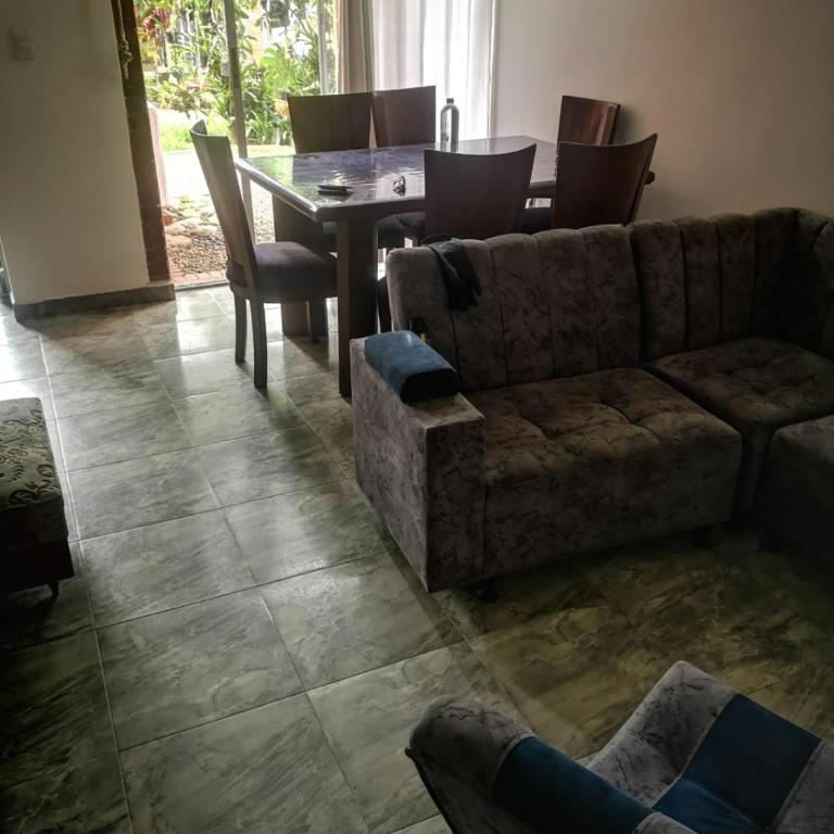 acogedor apartamento - Three-Bedroom Apartment - 14