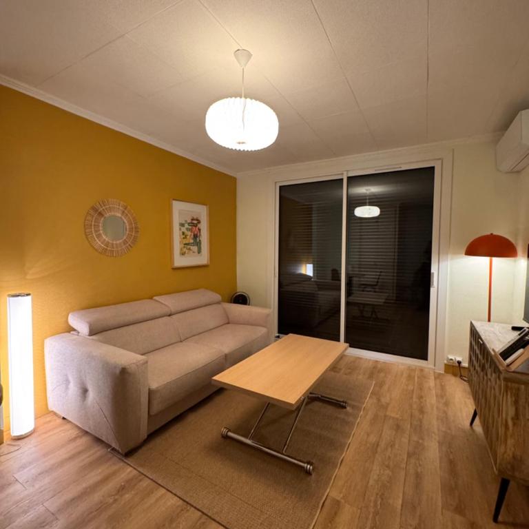 T2 Rénové Climatisé - Plage à Pied - 4 pers - Centre Palavas - Quai Paul Cunq - LaConciergerieByNina - Appartement 1 Chambre - 8