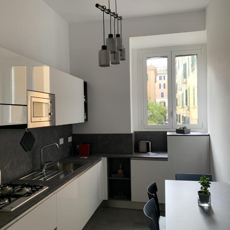 Nox Romana Apartments - Vatican - Threeroom Apt with 2 Bathroom - Two-Bedroom House - 6