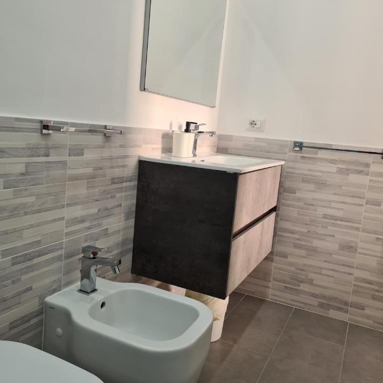 Nox Romana Apartments - Vatican - Threeroom Apt with 2 Bathroom - Two-Bedroom House - 16