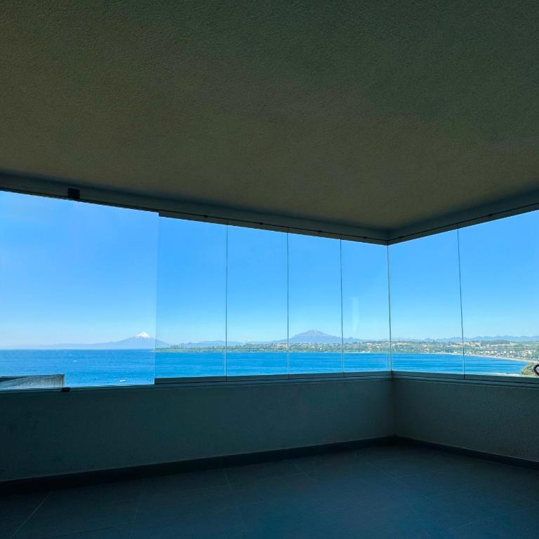 Departamento Premium Frente al Lago y Volcanes Terraza Panorámica - Three-Bedroom Apartment - 20