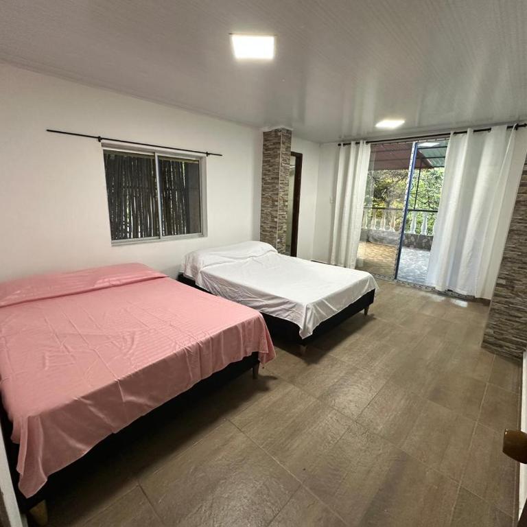 Apartamentos Del Rio - Two-Bedroom Apartment - 4