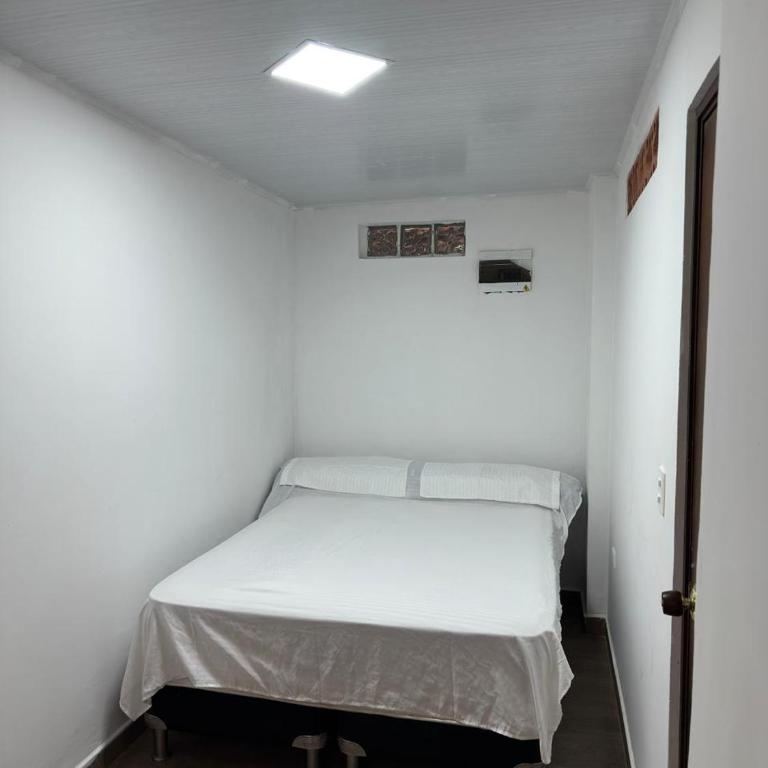 Apartamentos Del Rio - Two-Bedroom Apartment - 7
