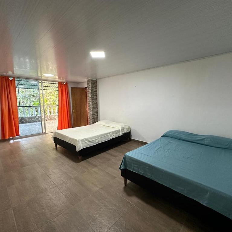 Apartamentos Del Rio - Two-Bedroom Apartment - 5