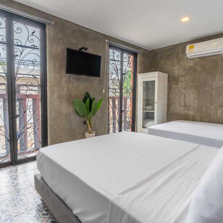 Casa Presentacion Adaz Hotel - Family Room - 1