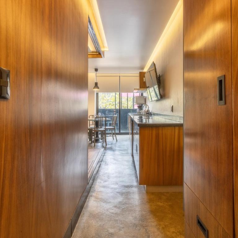 Zielo Londres ,Modern Stay with AC & Rooftop Terrace - Suite Junior con balcón - 3