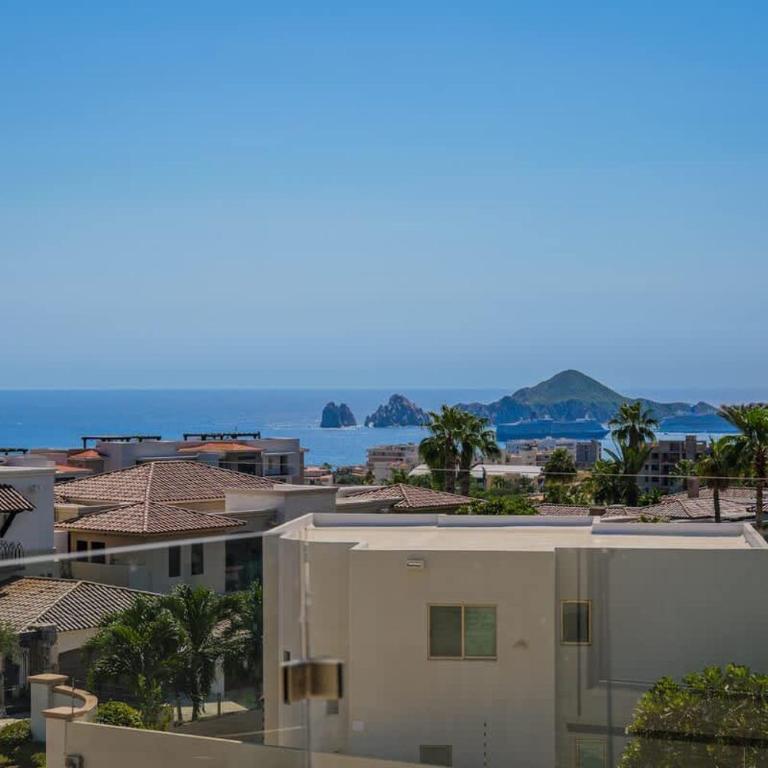 Modern 2BR with Stunning Arch and Sunset Views - Apartamento - 2