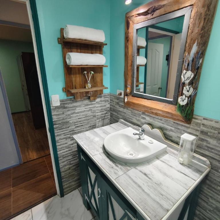 Cabaña vista Cerro Mackay - Four-Bedroom House - 10