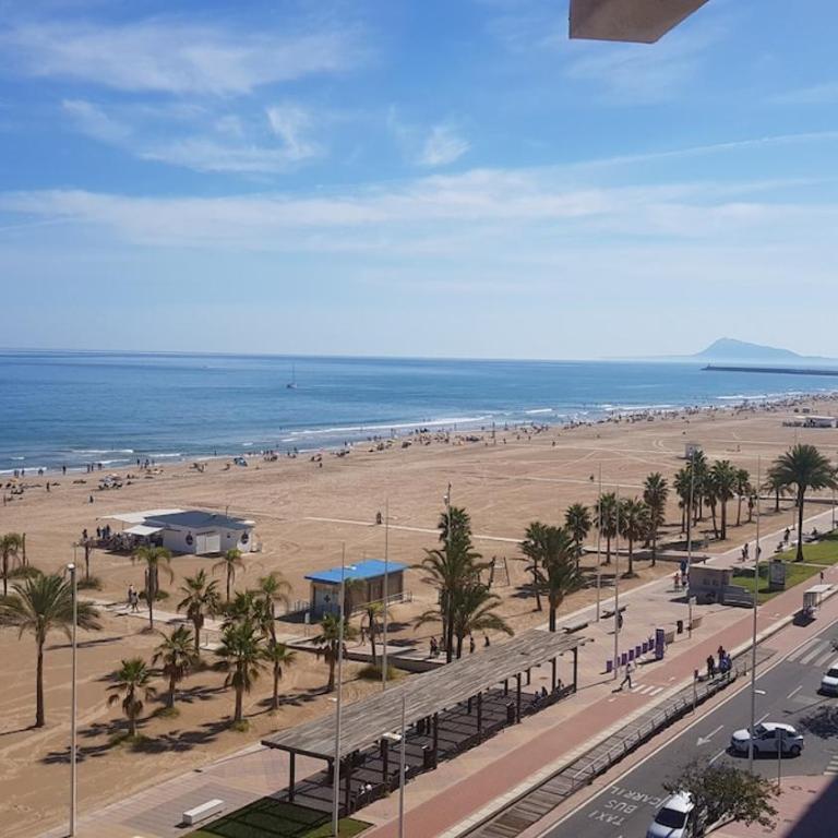 Magnifico piso en primera línea de playa - Apartamento - 12