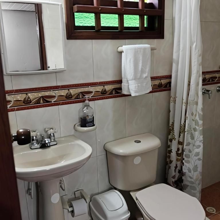 Casona Antonio Ricaurte H&P - Comfort Quadruple Room - 4