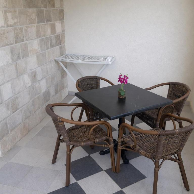 Wendy - One-Bedroom Apartment with Terrace - 8