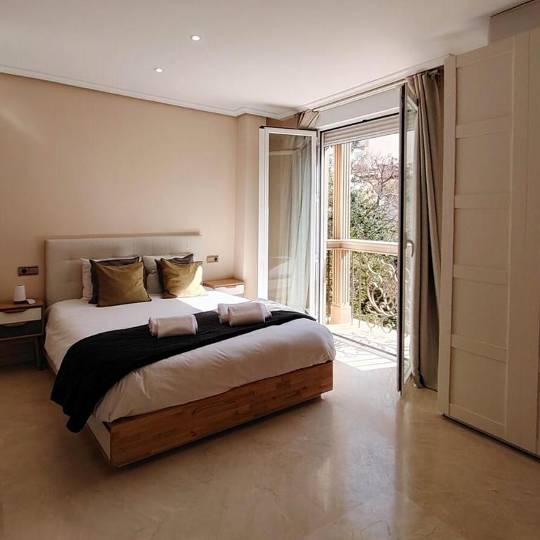 Alma Suites en Plaza Virgen del Mar, pleno centro de Almería con 3 dorm y vistas - Apartamento de 3 dormitorios con vistas al parque - 10