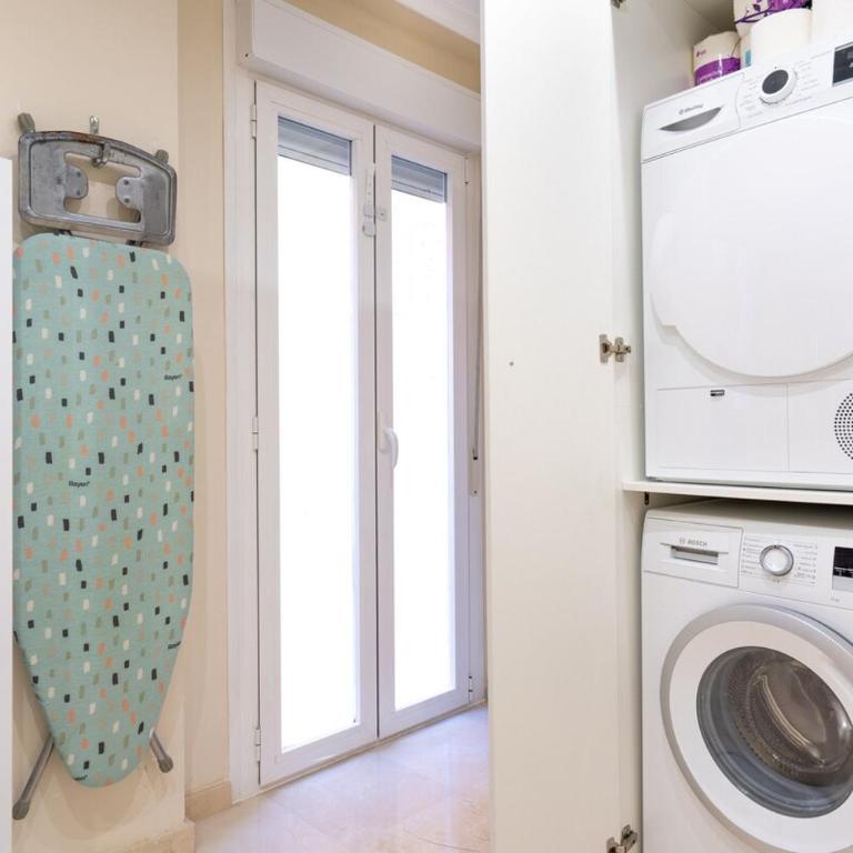 Alma Suites en Plaza Virgen del Mar, pleno centro de Almería con 3 dorm y vistas - Apartamento de 3 dormitorios con vistas al parque - 25