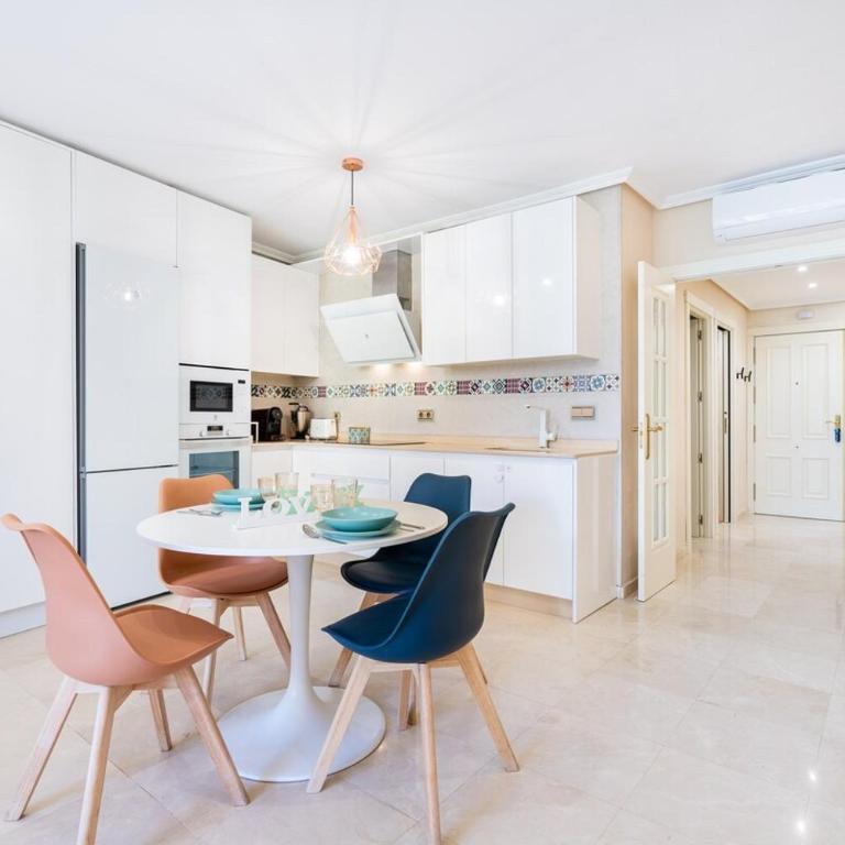 Alma Suites en Plaza Virgen del Mar, pleno centro de Almería con 3 dorm y vistas - Apartamento de 3 dormitorios con vistas al parque - 7