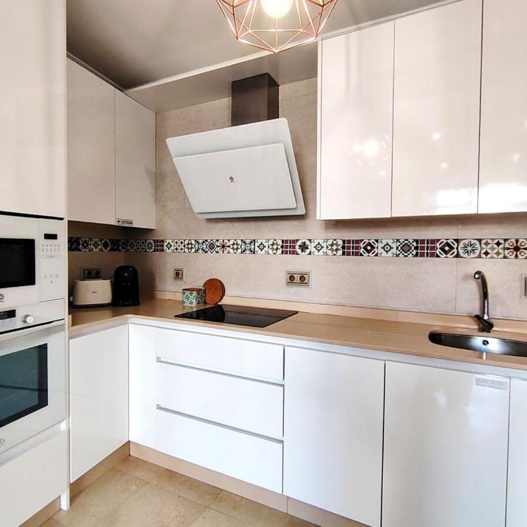 Alma Suites en Plaza Virgen del Mar, pleno centro de Almería con 3 dorm y vistas - Apartamento de 3 dormitorios con vistas al parque - 8