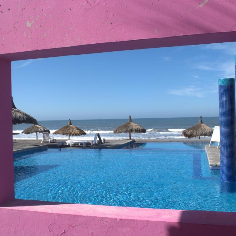 Casa Cerritos Resort a 100 m de la playa - MZT LC - Three-Bedroom Vacation Home - 3