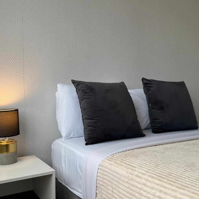 Apartamento Cerca a Embajada Americana y Solca en Centro Norte GYM - Two-Bedroom Apartment - 10