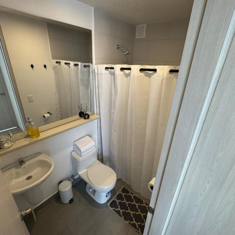 Apartamento Cerca a Embajada Americana y Solca en Centro Norte GYM - Two-Bedroom Apartment - 22