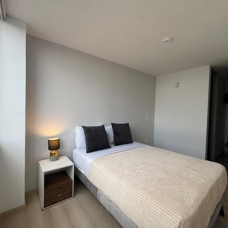 Apartamento Cerca a Embajada Americana y Solca en Centro Norte GYM - Two-Bedroom Apartment - 33