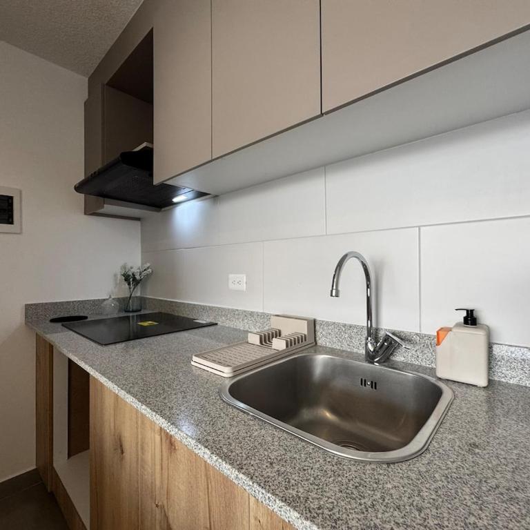 Apartamento Cerca a Embajada Americana y Solca en Centro Norte GYM - Two-Bedroom Apartment - 37