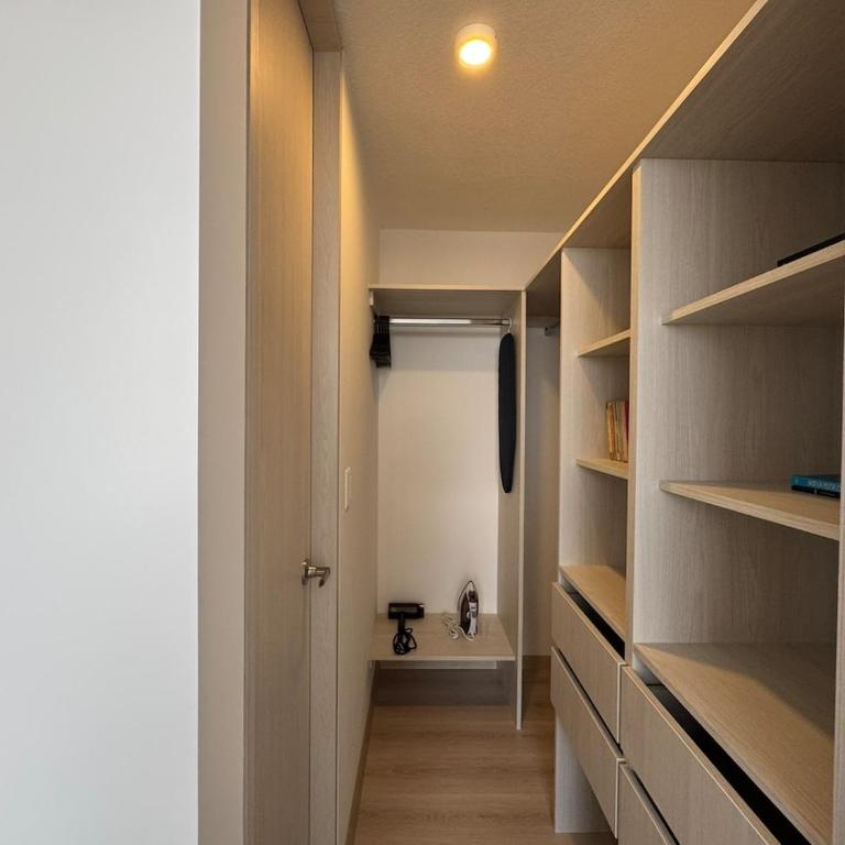 Apartamento Cerca a Embajada Americana y Solca en Centro Norte GYM - Two-Bedroom Apartment - 39