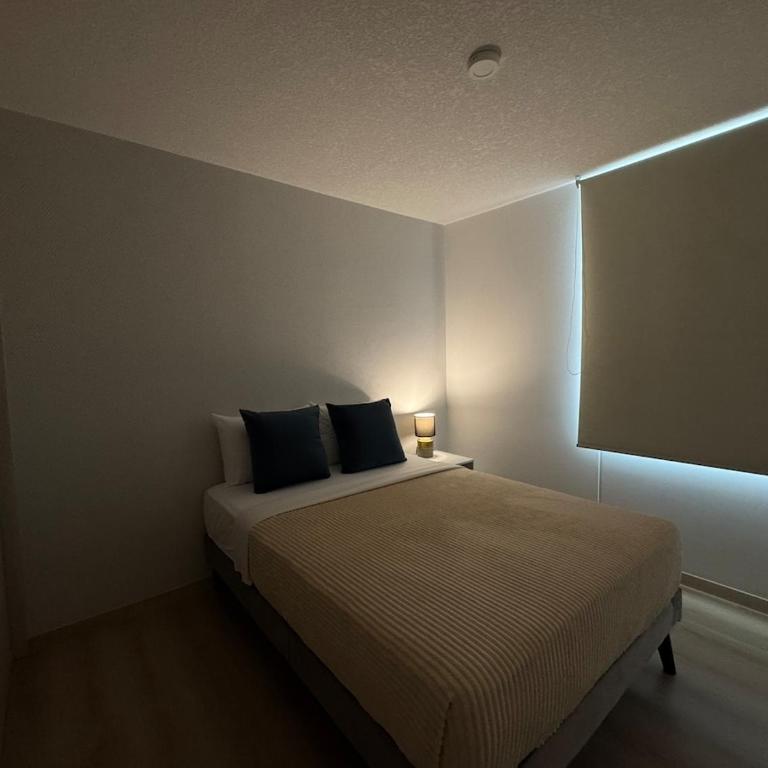 Apartamento Cerca a Embajada Americana y Solca en Centro Norte GYM - Two-Bedroom Apartment - 52