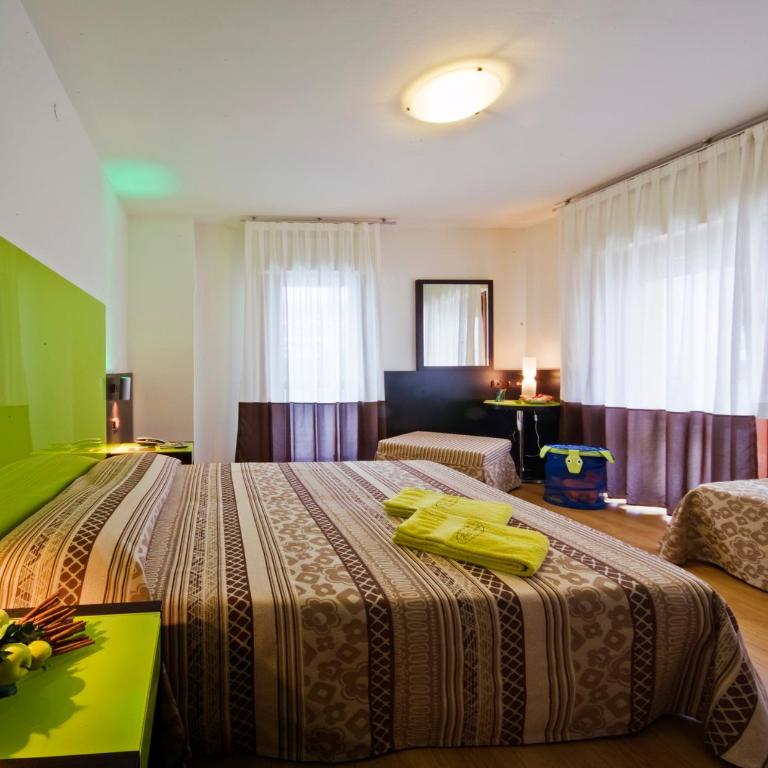 Hotel Concordia 3S - Camera Familiare (2 Adulti + 2 Bambini) - 1