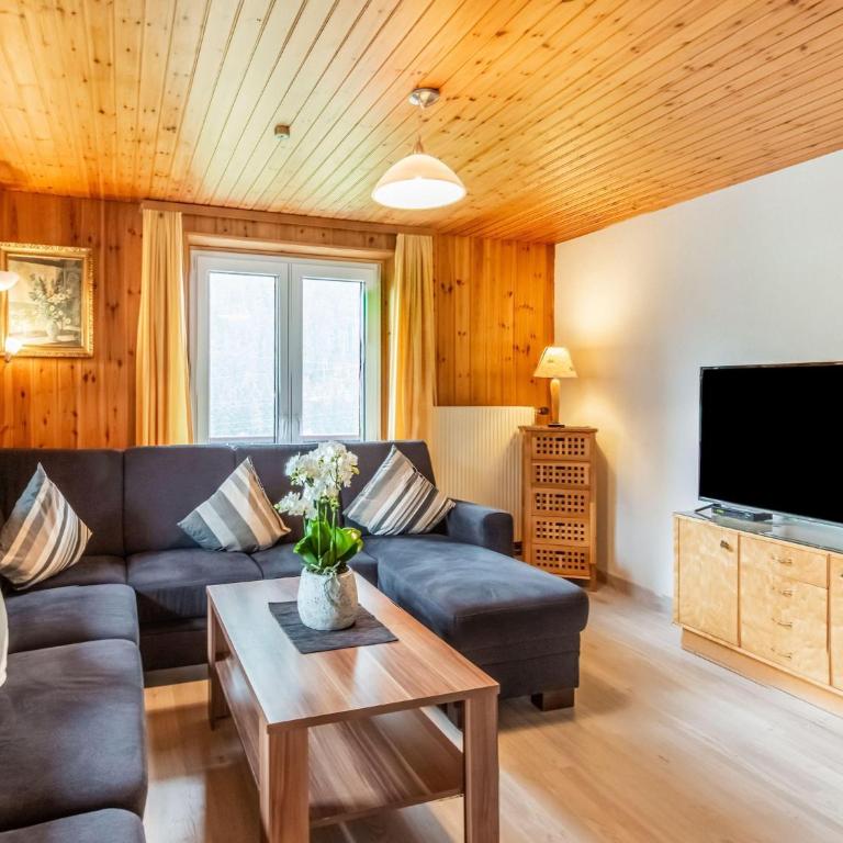 Chalet in Montafon near Ski Lifts - Ferienhaus mit 10 Schlafzimmern - 1