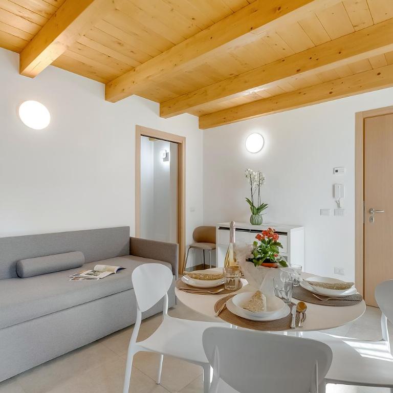 Residenza Lugana - One Bedroom Apartment with Shared Terrace 1 - 2