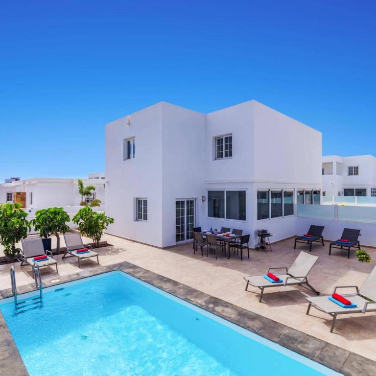 Villa Naya by Villa Plus - Villa - 12