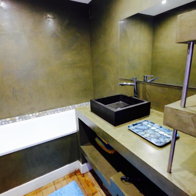 Superbe T3 duplex parking privé gratuit sur place - Appartement - 2