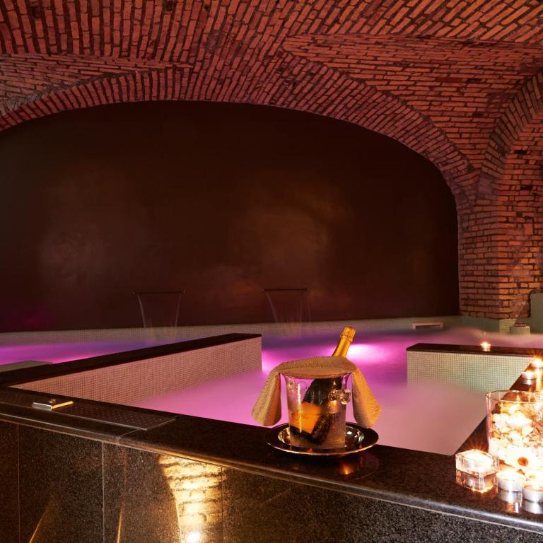 Hotel The Building - Pacchetto Benessere - Camera Matrimoniale/Doppia con Letti Singoli - 2