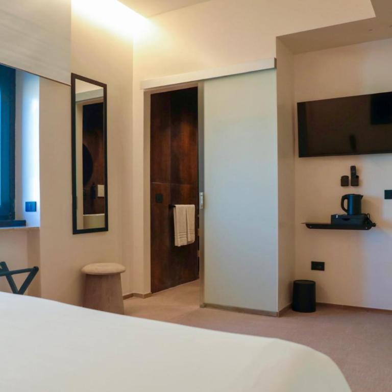 Best Western Hotel Revolution - Standard Queen Room - Non-Smoking - 14