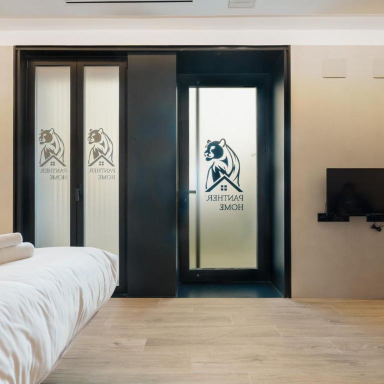 Panther Home Puerta Osario - Estudio Superior - 2
