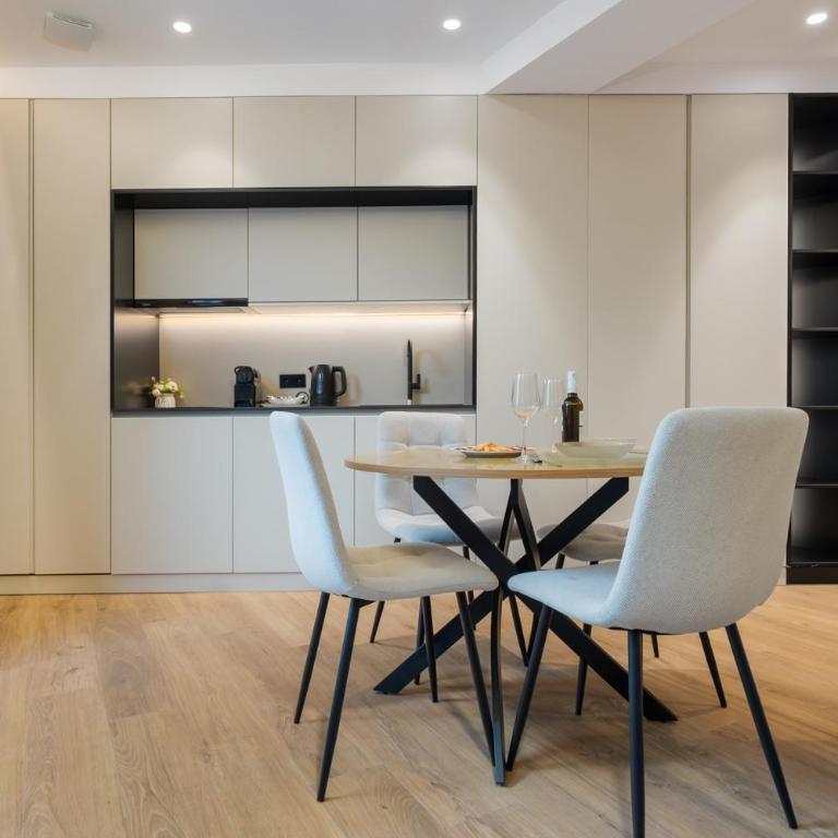 Panther Home Puerta Osario - Estudio Superior - 17