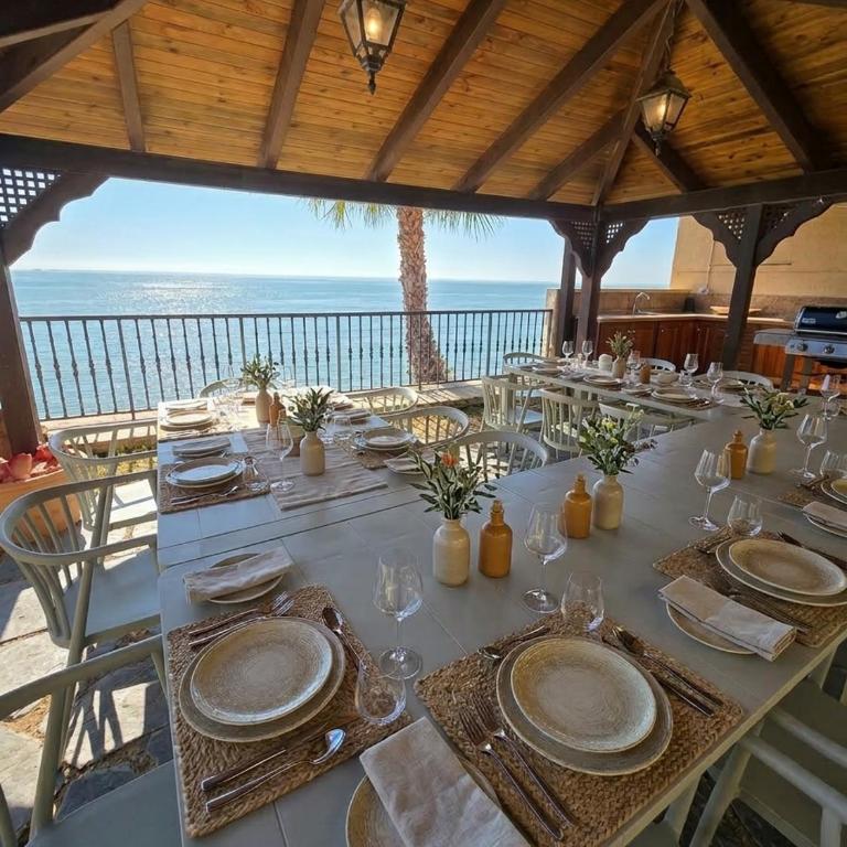 Villa Leandro, First Line Villa with amazing sea views and private access to the sea! - Villa - 2