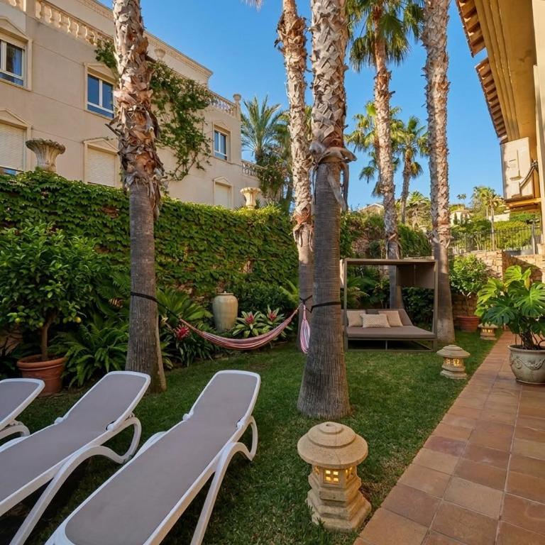 Villa Leandro, First Line Villa with amazing sea views and private access to the sea! - Villa - 5