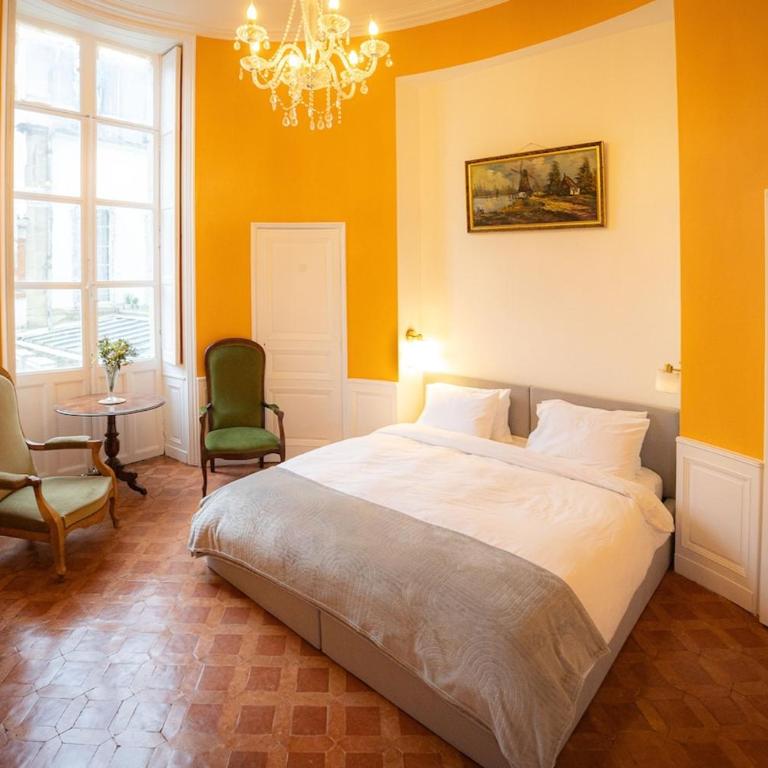 Spacious apartment in the heart of Carcassonne - Three-Bedroom Apartment - 1