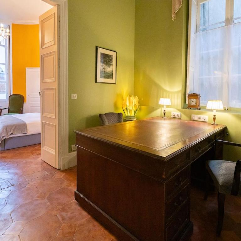 Spacious apartment in the heart of Carcassonne - Three-Bedroom Apartment - 3