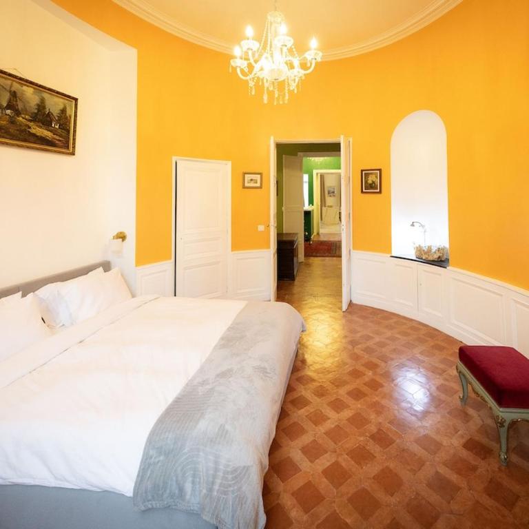Spacious apartment in the heart of Carcassonne - Three-Bedroom Apartment - 6
