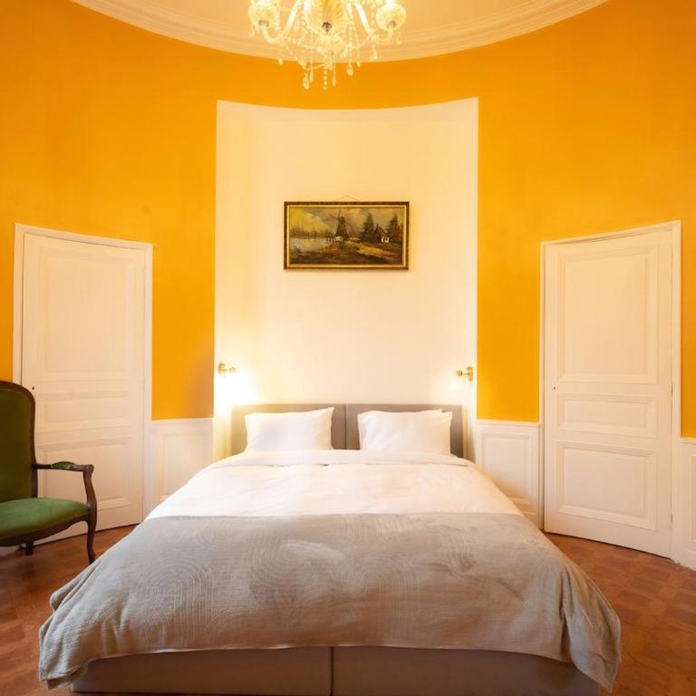 Spacious apartment in the heart of Carcassonne - Three-Bedroom Apartment - 17