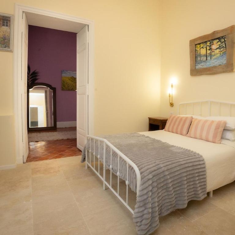 Spacious apartment in the heart of Carcassonne - Three-Bedroom Apartment - 18