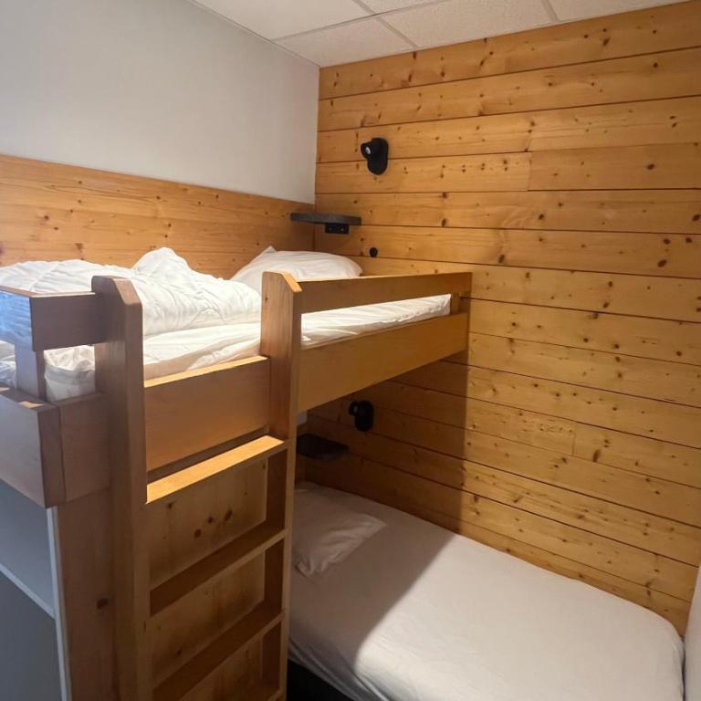 AEC Village Vacances - Les Becchi - Habitación Cuádruple (2 adultos + 2 niños) - 3