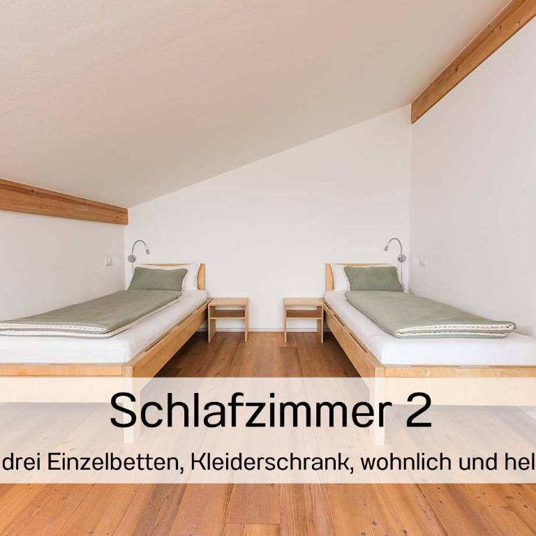 Ferienhof Rummel Allgäu - verschiedene Unterkünfte für bis zu 6 Personen - Sauna, Spielplatz, Lagerfeuer & Frühstücksservice - ideal für Familien- und Aktivurlaub - Two-Bedroom Apartment with Terrace - 10