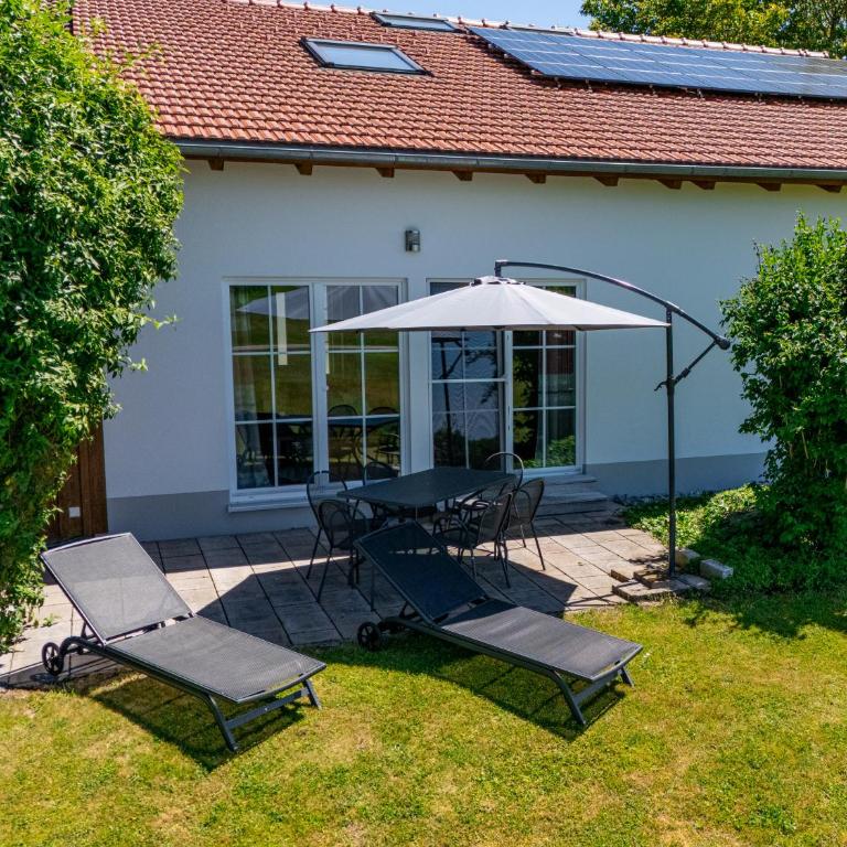 Ferienhof Rummel Allgäu - verschiedene Unterkünfte für bis zu 6 Personen - Sauna, Spielplatz, Lagerfeuer & Frühstücksservice - ideal für Familien- und Aktivurlaub - Two-Bedroom Apartment with Terrace - 19