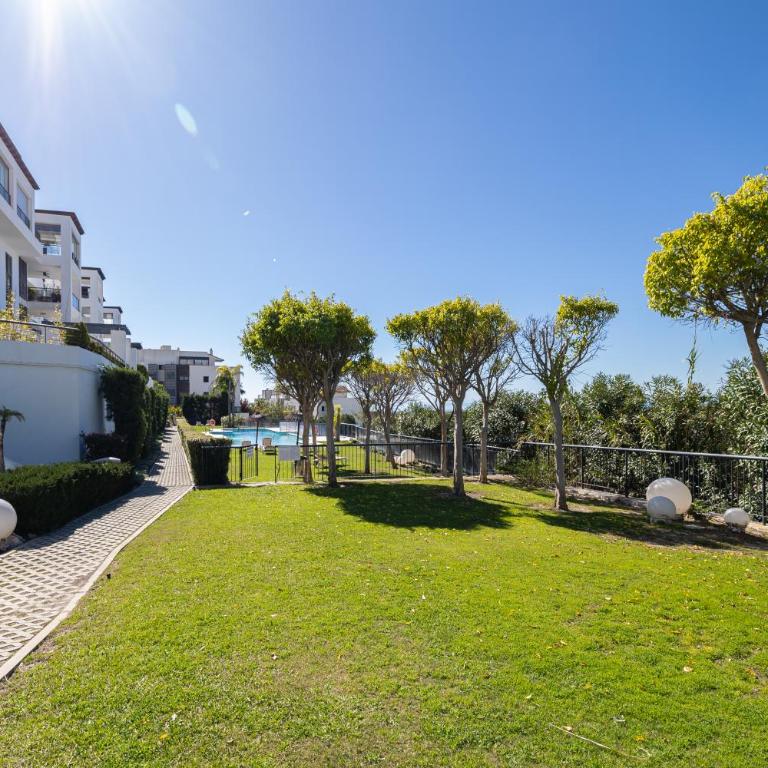 Mediterranean Swing - Acosta Apartment 4, Villa Padierna - Apartamento - 41